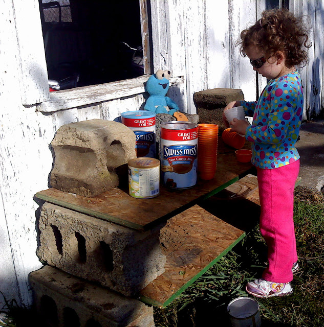 0313120953 outdoor play kitchen l